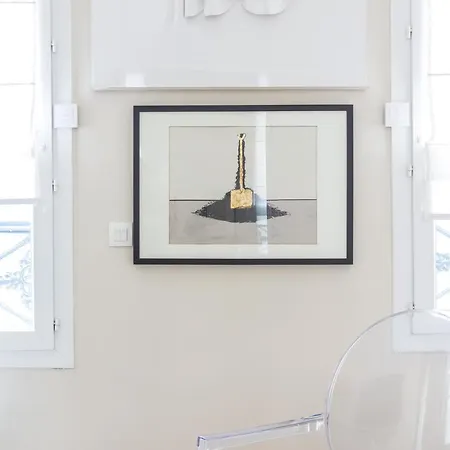 Veeve - By Pont Neuf Apartment Paris